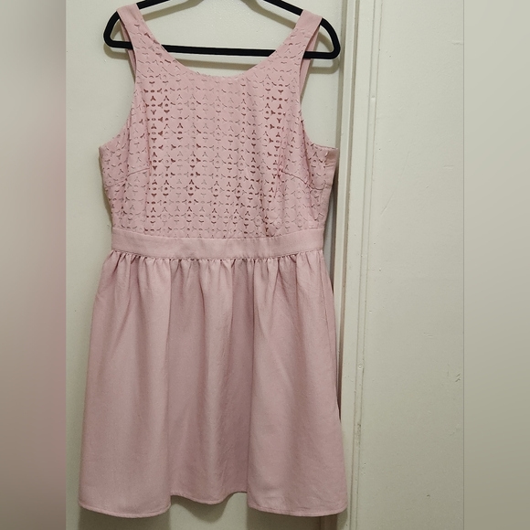 Forever 21 Plus mini dress in pink with cinched waist - Picture 3 of 11